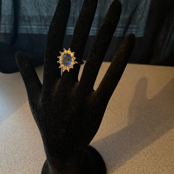 Vintage Blue Glass & Silver Toned Metal Ring Size 6.5 - Picture 2 of 13